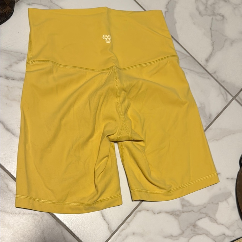 Aritzia TNA Action Bike Shorts 5”